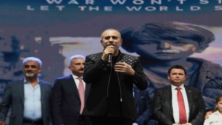 Haluk Levent Gazzedeki soykırıma dikkat çekti