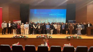 Hastane çalışanları öğrencilere hemşirelik mesleğini anlattı