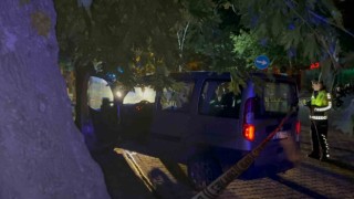 Hastaneye giderken otomobilinde can verdi