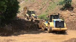 Heyelan nedeniyle kapanan yollar açıldı