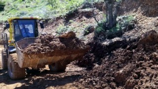 Heyelan nedeniyle kapanan yollar açıldı