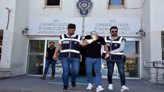 Hırsız 7nci girişiminde yakalandı