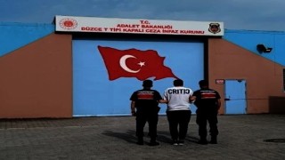 Hırsızlık suçundan aranıyordu