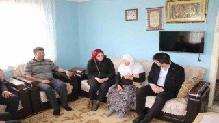 Hisarcık Kaymakamı Muhammet Samet Bahar, şehit annelerinin gününü kutladı