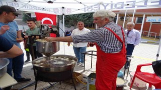 Hisarcıkta hastane personelinden lokma ikramı