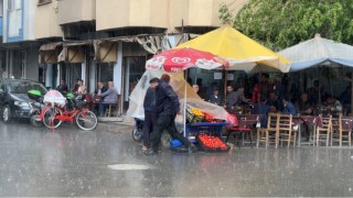 Iğdırda yağan yağış sonrası vatandaşlar kaçacak yer aradı