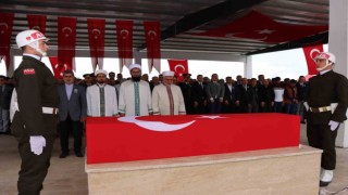 Iğdırlı Pençe-Kilit şehidine gözyaşlarıyla veda