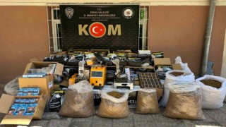 İki adrese yapılan operasyonda bol miktarda kaçak sigara ve tütün ele geçirildi