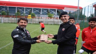 İl Jandarma Komutanı Çetinkayadan Ampute Milli Takımına destek