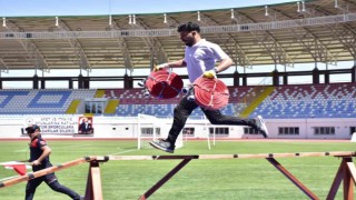 İlk kez düzenlenen üniversitelerarası itfaiye oyunlarını Ardahan ekibi kazandı
