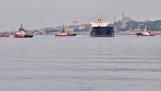 İstanbul Boğazında gemi trafiği çift yönlü ve geçici olarak askıya alındı
