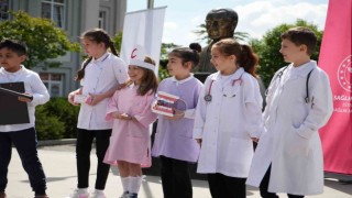 İstanbulda “Sağlıklı Çocuk, Sağlıklı Gelecek” eğitimi, İl Sağlık Müdürü Prof. Dr. Memişoğlu: “Çocukları eğitmek geleceği garantiye almak demek