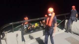 İzmir açıklarında 14ü çocuk 29 göçmen yakalandı