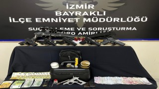 İzmirde zehir tacirlerine şafak operasyonu