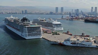 İzmire uzun aradan sonra 2 kruvaziyer gemisi geldi