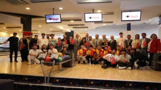 İzmitli gençler Bowling Turnuvasında 19 Mayıs coşkusu yaşadı