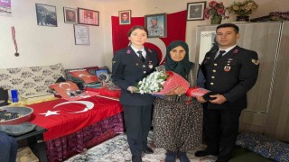 Jandarma şehit annelerini unutmadı