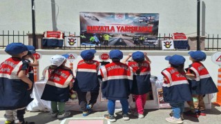 Jandarmadan öğrencilere trafik eğitimi