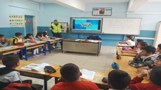 Jandarmadan öğrencilere trafik semineri