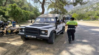 Jandarmadan safari araçlarına yönelik denetim ve bilgilendirme yapıldı
