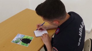 Jandarmanın Anne Sevgisi İzleyenleri Duygulandırdı