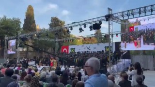 Kadıköyde öğrencilerden okul müdürüne tepki