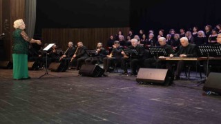 Kadınlar baharı şarkılarla karşıladı