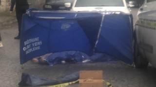 Kağıthanede bir kişi araç içinde kafasından silahla vurulmuş halde bulundu