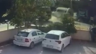 Kamyon öğrenci servisine çarptı, o anlar kamerada