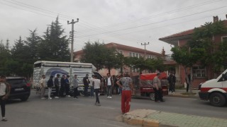 Kamyonetle çarpışan motosiklet sürücüsü yaralandı