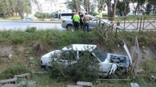 Kanala uçan otomobilden burnu bile kanamadan çıktı