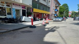 Kapı önüne duba koyup park yaptırmayan esnafa tepki