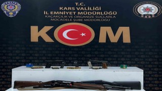 Karsta polis çok sayıda silah ele geçirdi
