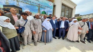 Karstan hacı adayları kutsal topraklara uğurlandı