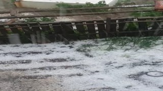 Kastamonuda dolu yağışı etkili oldu, yollar beyaza büründü