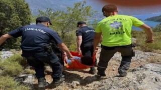 Kayaköyde yürüyüş yaparken düşen İngiliz turist hastaneye kaldırıldı