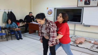 Kayseride öğretmenlere “Heimlich manevrası” eğitimi
