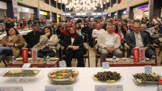 Kayserili anneler en güzel yaprağı sarmak için yarıştı