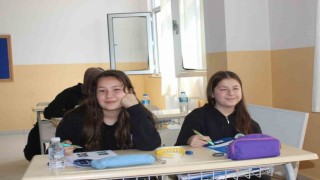 Kendisi 500 tam puan, ikizi ise 1 yanlışla 496 puan aldı