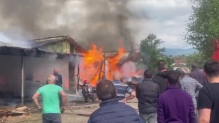 Kereste atölyesi alev alev yandı