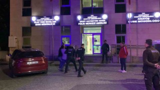 Kırklarelinde tartıştığı eşini bıçakladı