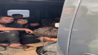 Kırşehirde 2 araçta 3 organizatör ve 23 Suriyeli düzensiz göçmen yakalandı