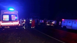 Kız isteme dönüşü feci kaza: 14 yaralı