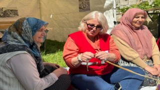 Kızılay gönüllüleri, köydelerdeki anneleri unutmadı