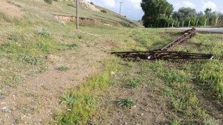 Kontrolden çıkan araç elektrik direğine çarptı: 2 yaralı