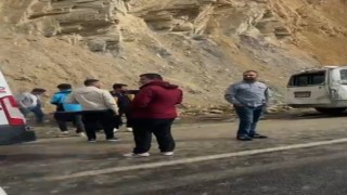 Kontrolden çıkan minibüs takla attı: 6 yaralı