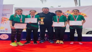 Körfezli Melek atletizmde Türkiye şampiyonu oldu