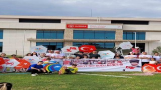 Köyceğizde uçurtmalar neşeyle uçuruldu