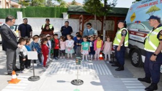 Kuluda jandarmadan anaokulu öğrencilerine trafik eğitimi
