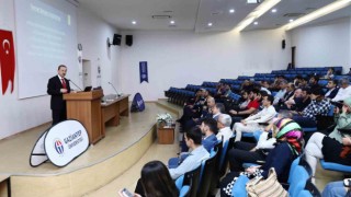 “Küresel ve Bölgesel Ticaret Hatları Değişiminde Türkiye nerede” konferansı yapıldı